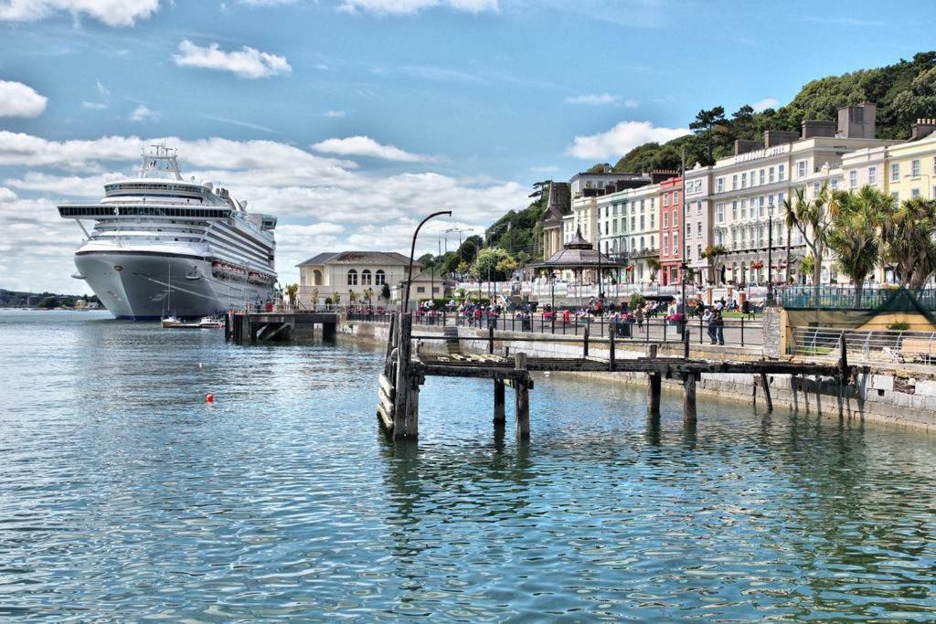 Townhouse In Centre Of Cobh Apartman Kültér fotó